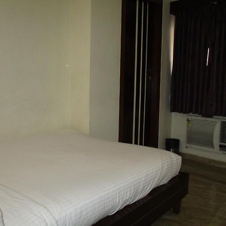 Hotel Sapna Mumbai  Buitenkant foto
