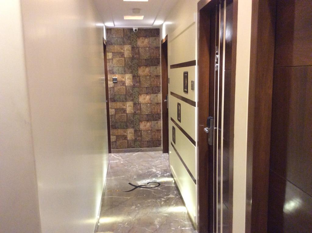 Hotel Sapna Mumbai  Buitenkant foto