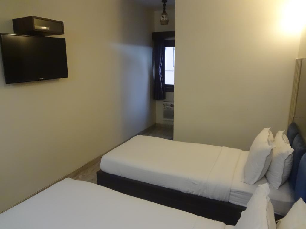 Hotel Sapna Mumbai  Buitenkant foto