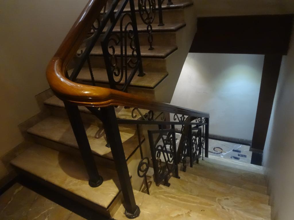 Hotel Sapna Mumbai  Buitenkant foto