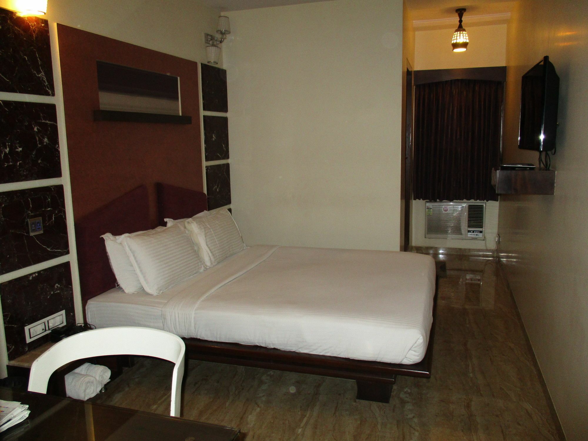 Hotel Sapna Mumbai  Buitenkant foto